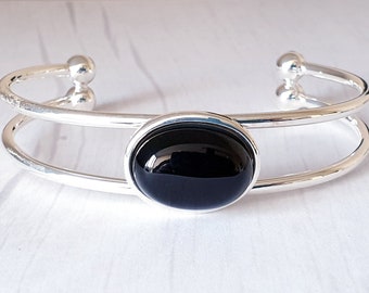 Schwarzer Onyx Armreif, Naturstein, Geschenk für sie, Geburtstagsgeschenk, Brautjungfer Geschenk, Schutzstein, Torque Armreif, Geschenk für Mama