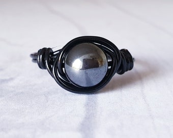 Hematit svart trådlindad ring, gotiska ädelstenssmycken, handgjorda boho statement-ringar