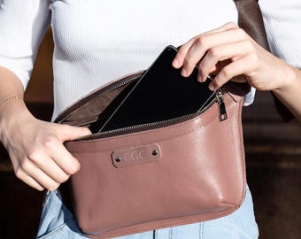 Handmade Leather Fanny Pack – Personalized Belt Bag Gift for Her – Unisex Style for Birthday, Holidays or Travel