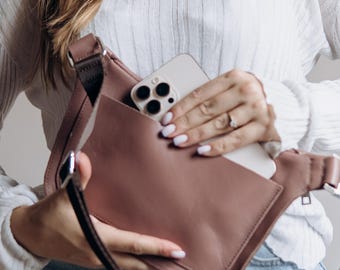 Custom Leather Crossbody Bag for Her – Unisex Fanny Pack – Stylish Gift for Girlfriend, Wife or Sister, Handmade with Love