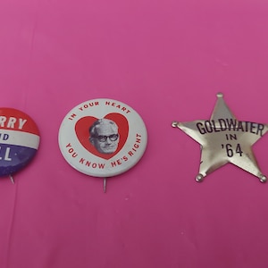 Kavel van 3 &#39;Goldwater in 64&#39; presidentiële campagneknoppen, spelden, badge