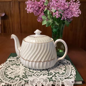 Minton Lady Devonish bone china teapot