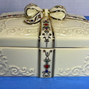 Vintage Lenox Present Music Box
