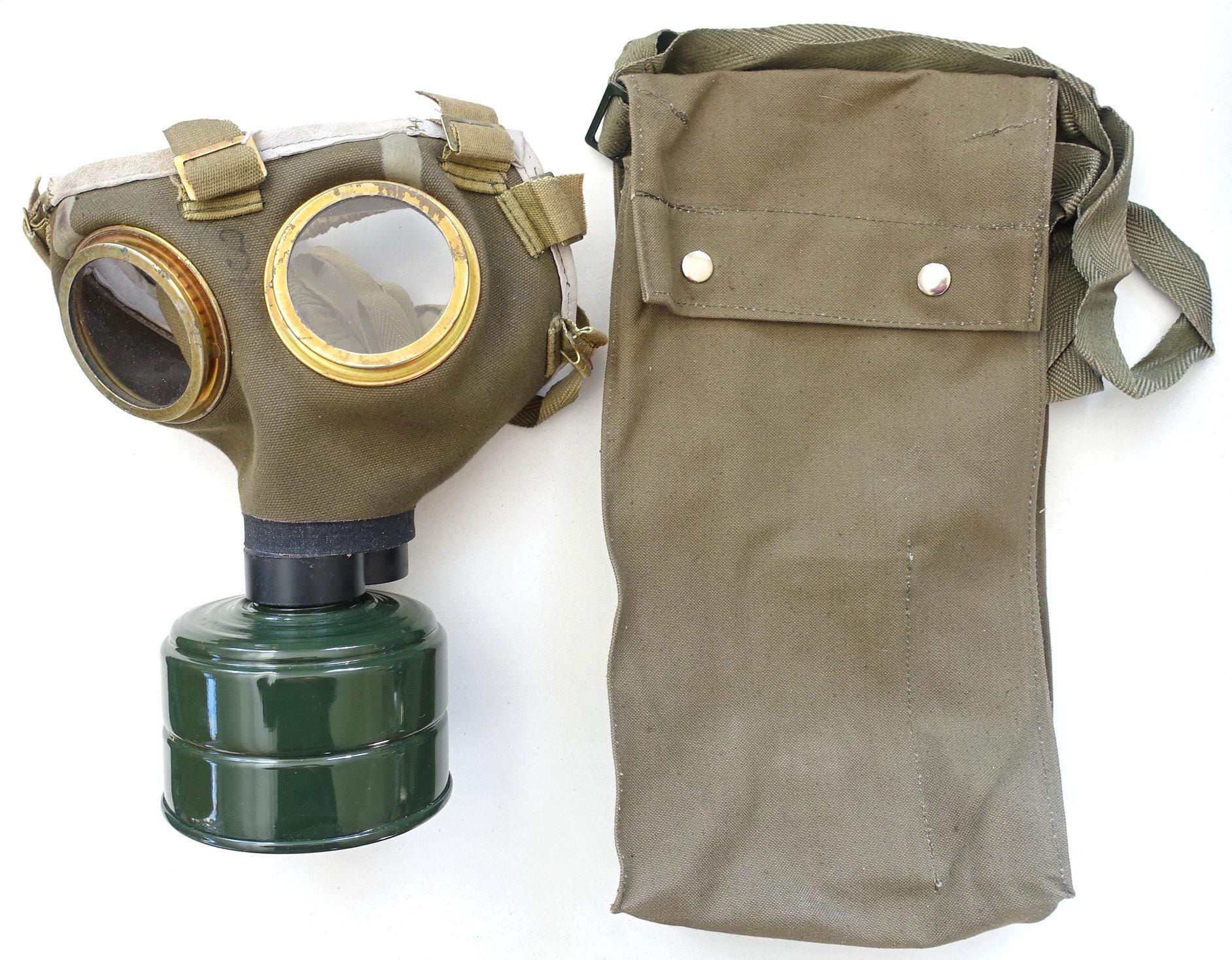 ハンガリー　M７６　ガスマスク ハンガリー M76 ガスマスク HUNGARIAN Army Original M76 Cold War