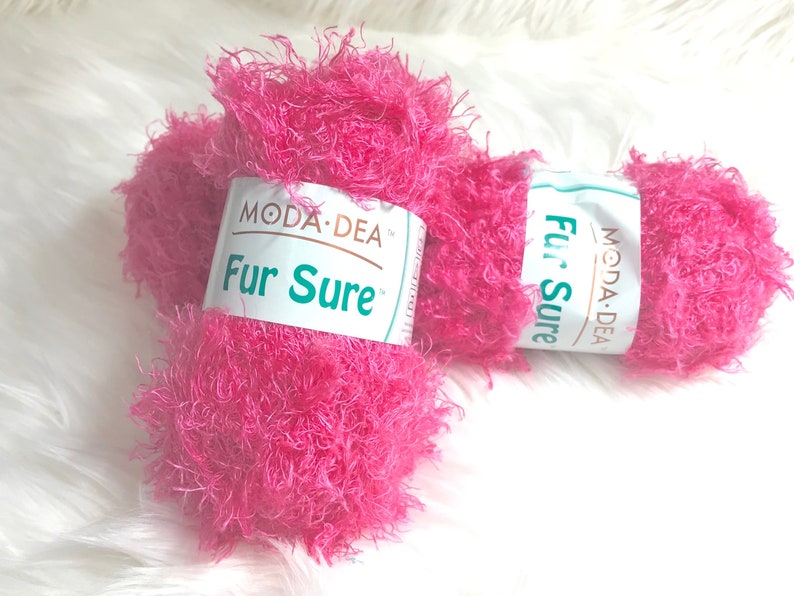 ONE Skein 3259 Moda Dea Fur Sure Totally Pink 1.76 Ounces 50 grams Super Bulky Fashion Yarn 90/10% Nylon and Acrylic HTF Discontinued image 1