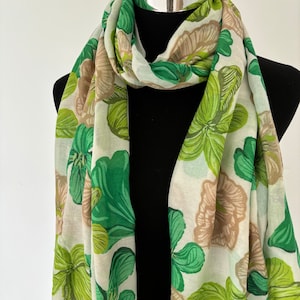 Bufanda de viscosa de algodón con estampado de flores verdes, suave y cómoda para mujer.