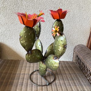 Handmade Metal 4 Sided Prickly Pear Cactus | Farmhouse Yard Art Garden Decor | Artisan Made Landscape Sculpture | Desert Plant Lawn Ornament
