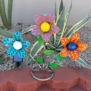 Handmade Metal Multicolor Triple Sunflower | Spring Farmhouse Yard Art Garden Decor | Artisan Landscape Sculpture | Flower Lawn Ornament