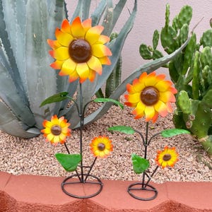 Handmade Metal Blooming Sunflower | Spring Farmhouse Yard Art Garden Decor | Artisan Made Landscape Sculpture | Flower Lawn Ornament