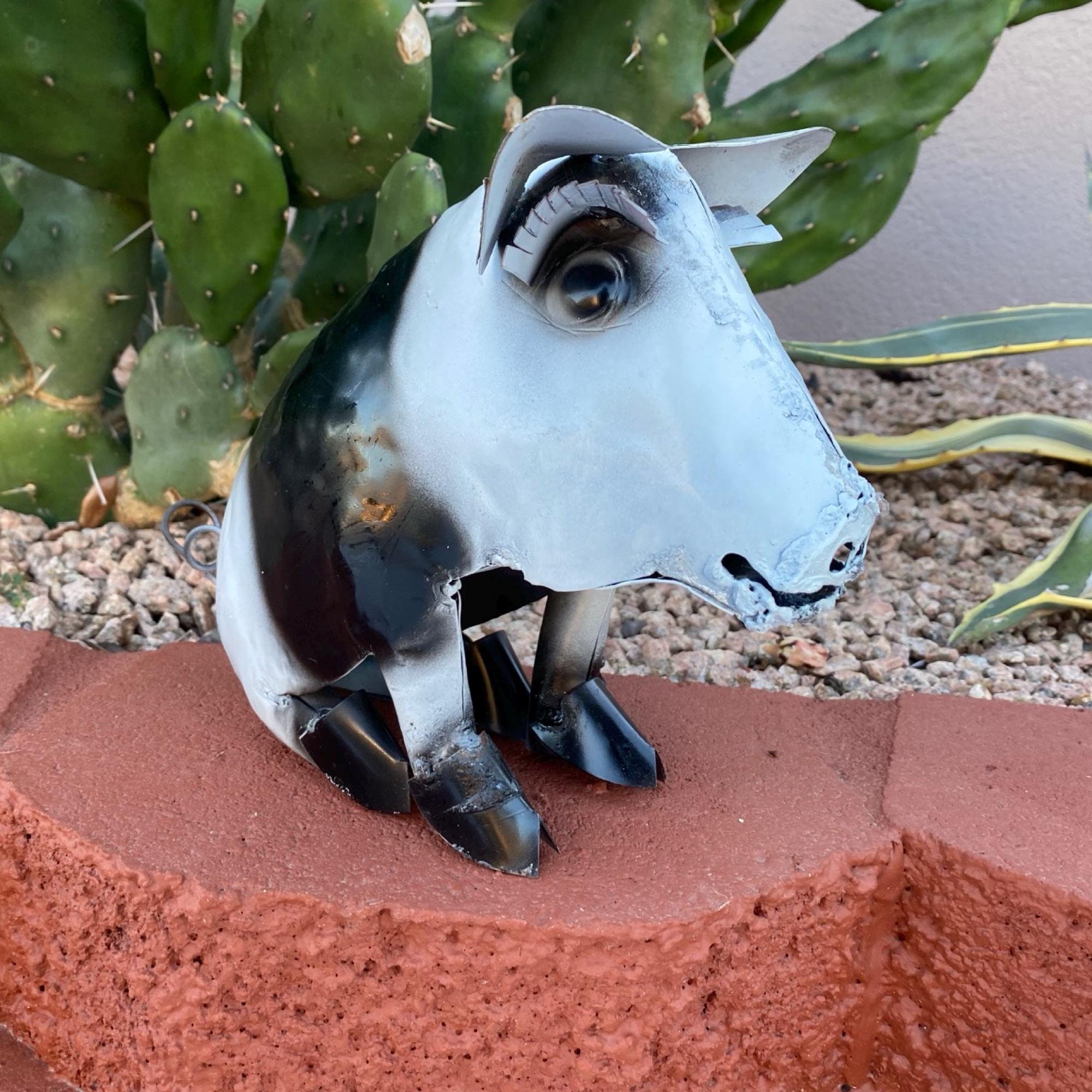Handmade Metal Pua the Pig | Farmhouse Yard Art Garden Decor