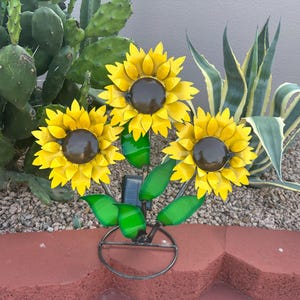 Handmade Metal Triple Sunflower Bouquet | Spring Farmhouse Yard Art Garden Decor | Artisan Made Landscape Sculpture | Blooming Lawn Ornament