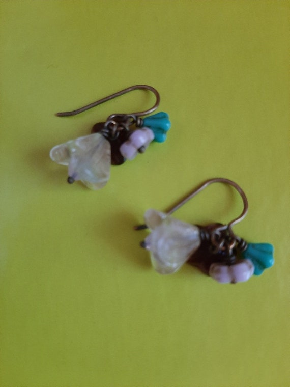 Pretty Vintage Glass Flower Cluster Earrings -- V… - image 1