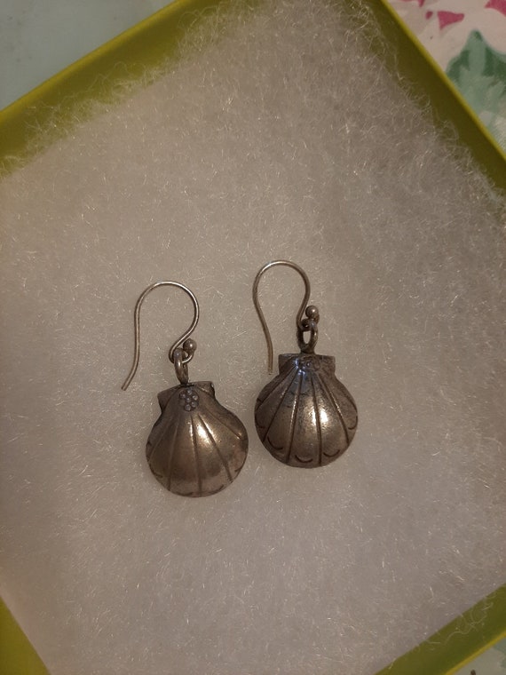 Vintage Sterling Silver Bali Shell Earrings -- Vi… - image 1