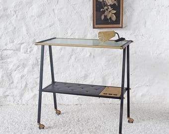 Tavolino laterale in stile Mid-Century Modern, Francia, circa 1960, supporto per giradischi, mobile TV vintage con ripiani, console multimediale retrò