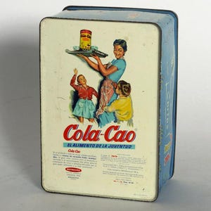 Antigua lata vintage made in Barcelona, Caja metálica vintage de Cola-Cao modelo Cartas, diseño español años 60, Caja de cacao soluble