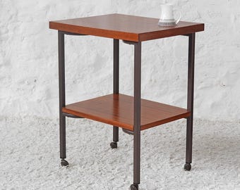 Carrito de oficina vintage Francia años 60, Mueble auxiliar Mid-Century para sonido TV, Mesa auxiliar con ruedas made in France