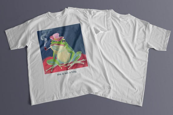 This Is Not A Frog Funny Frog T-Shirt Quirky Unisex Graphic Tee Cute Frog Smoking Pipe Shirt Casual Streetwear Gift for Men and Women