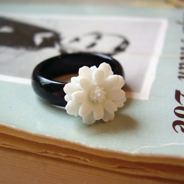Handmade Black Agate White Daisy Flower Ring Size 8
