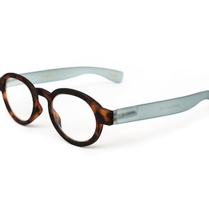 メンズ ブルー＆べっ甲柄 ラウンド型老眼鏡 - ゴム引き老眼鏡、軽量、スタイリッシュなべっ甲柄フレーム