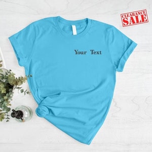 Personalisiertes besticktes Hemd, benutzerdefiniertes TEXT / Zitat Rundhals-Design-T-Shirt, Monogramm-passende Unisex-T-Shirts, 100% Baumwollhemd, Weihnachtsgeschenke