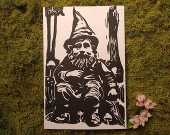 Impresión linográfica de gnomo hecha a mano: Arte original en tamaño A6