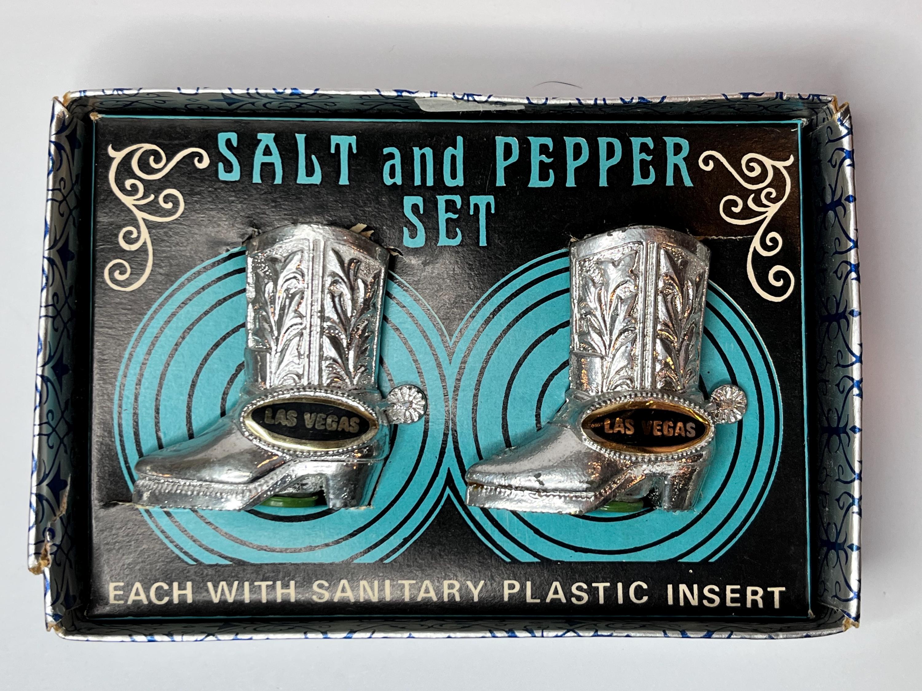 Vintage Western Salt and Pepper - Etsy Vintage Western Salt and Pepper - Etsy