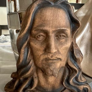 Escultura de Jesucristo: icono portátil para viajes