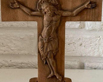 Crucifix en bois artisanal avec bougeoir, cadeau religieux