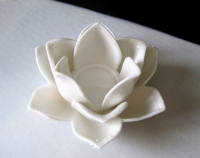 White Ceramic Lotus Flower Candle Holder / Tea Light Holder. Avon