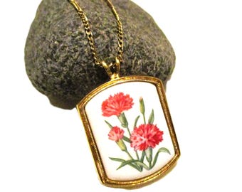 Vintage Avon 1980s Floral Heritage Collection Necklace. Pendant displays red carnations.