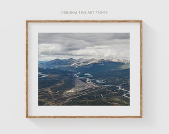 Impression d'art de rivière des montagnes Rocheuses, photographie d'art, art de la forêt de montagne paysage aérien pour une décoration intemporelle