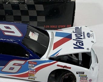NASCAR race car Vintage 1997 Valvoline – Collectible (In Box)