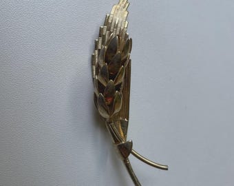 Set of 4 Vintage Brooch Pin, Various Large Brooch, Gold Tone Jewelry, Gift