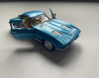 1963 Sting Ray Sports Cars - American Muscle Cars