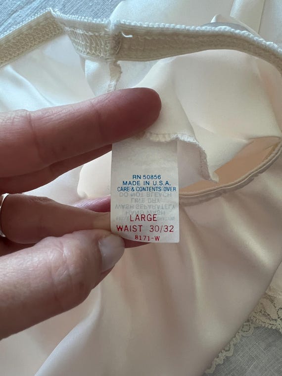 vintage cream slip skirt with lace trim / size sm… - image 2