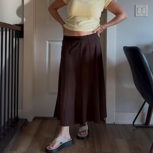 Y2K brown midi skirt with exposed hem details and ribbon trim / bintage brown skirt / size 6