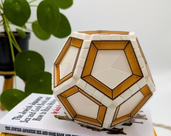 Platon12 Choco White S - 3D gedrucktes Stimmungslicht, geometrische Schreibtischlampe, moderne Ambiente Beleuchtung, elegante Nachttischlampe, warmes LED Licht