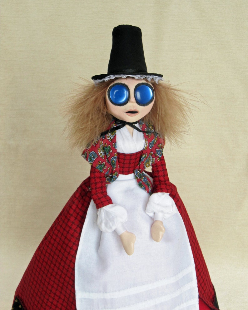 Gwyneth A Traditional Welsh Lady Art Doll image 2