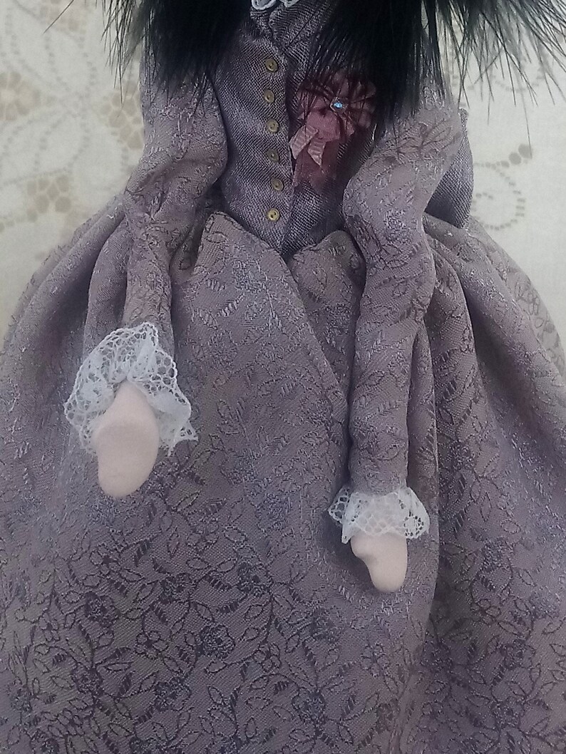 Lady Varna Vampire Art Doll image 5