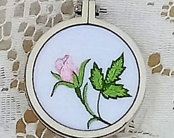 Mini Embroidery - Pink Rosebud