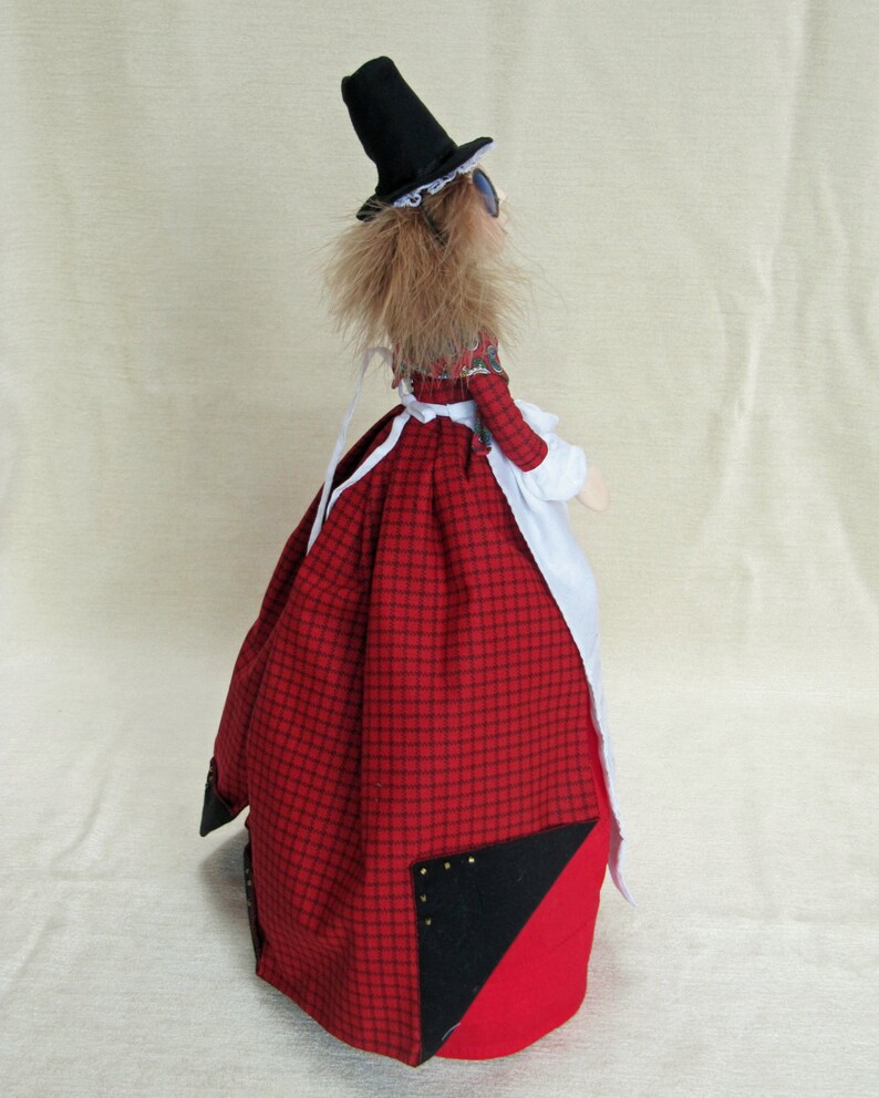 Gwyneth A Traditional Welsh Lady Art Doll image 5