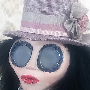 Lady Varna Vampire Art Doll image 2