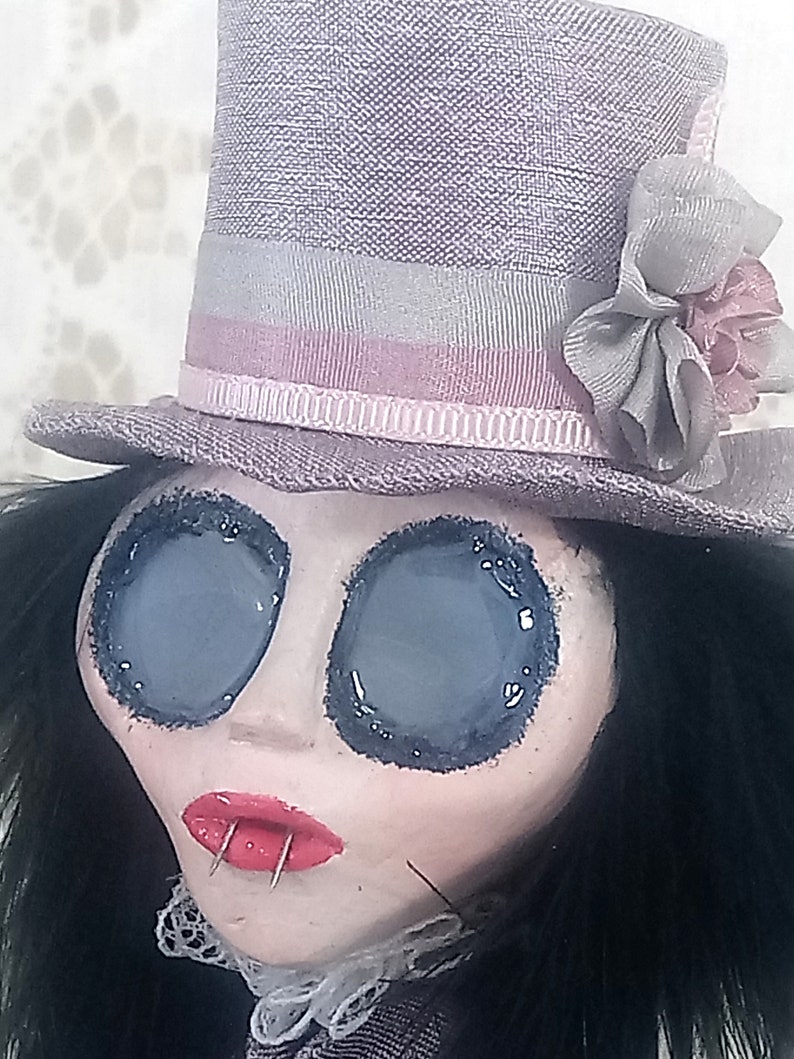 Lady Varna Vampire Art Doll image 2