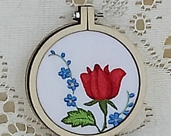 Mini Embroidery - Rose and Forget-me-nots