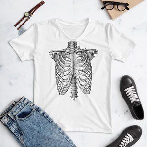 Skeleton Ribs Adult Women&#39;s Halloween Costume T-shirt, Gothic Party Shirt, Spooky Tee, Halloween Outfit