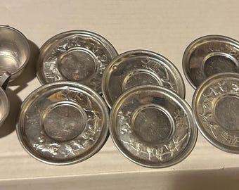 8 piece lot of Vintage three Little Kittens Tin Cups and Saucers