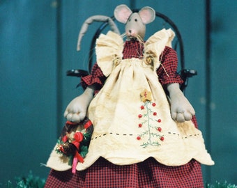Christmas Mouse - Cloth Doll E-Pattern - 19in Christmas Mouse epattern