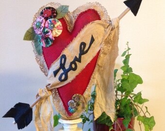 Valentine "Love" Heart - Sewing E-Pattern Decorative Vintage Primitive Valentine Heart