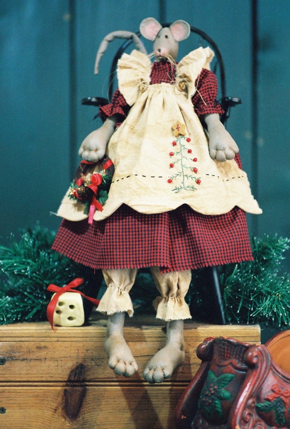 Christmas Mouse - Cloth Doll E-Pattern - 19in Christmas Mouse epattern