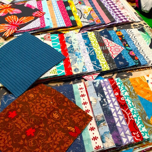 "It's All Coral" 90-Piece Precut Charm Pack - 5" Squares, 100% Cotton Quilting Fabric